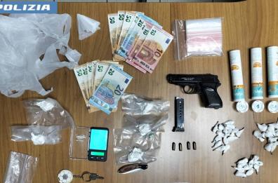 Taranto, nascondeva cocaina ed una pistola clandestina: arrestato 44enne insospettabile