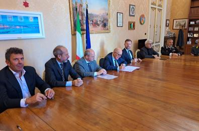 Bari, telecamere e allarmi contro le aggressioni ai medici: firmata intesa fra Prefettura e Asl per la sicurezza Bari, telecamere e allarmi contro le aggressioni ai medici: firmata intesa fra Prefettura e Asl per la sicurezza