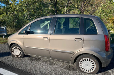 Squarciati pneumatici auto sindaca del piccolo comune lucano di Cersosimo, presidio Libera: «Situazione preoccupante» Squarciati pneumatici auto sindaca del piccolo comune lucano di Cersosimo, presidio Libera: «Situazione preoccupante»