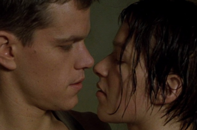 Vuol scoprire la sua identità da un microchip nella schiena dopo aver rischiato la vita