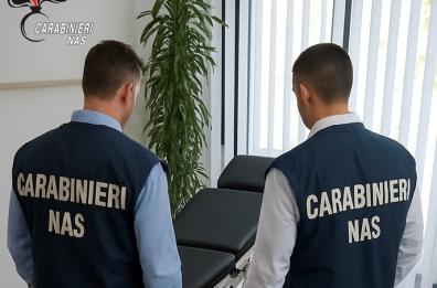 Bari, esercitavano la professione in studi senza requisiti normativi: sospesa attività per due fisioterapisti 