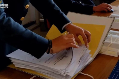 Bari, «bancarotta fraudolenta per intascare milioni»: nuovi guai per i Degennaro e Olivieri Bari, «bancarotta fraudolenta per intascare milioni»: nuovi guai per i Degennaro e Olivieri