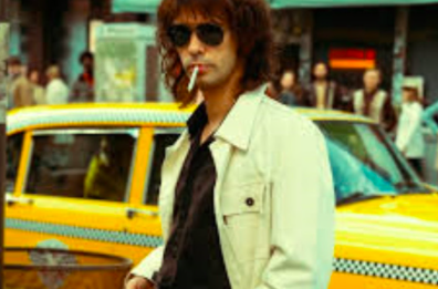 La scandalosa storia di Limonov poeta e romanziere radicale nel film diretto da Serebrennikov La scandalosa storia di Limonov poeta e romanziere radicale nel film diretto da Serebrennikov