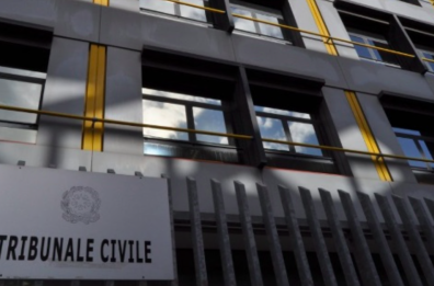 Lecce, soldi al giudice onorario in cambio di incarichi: la Corte di cassazione cancella due condanne