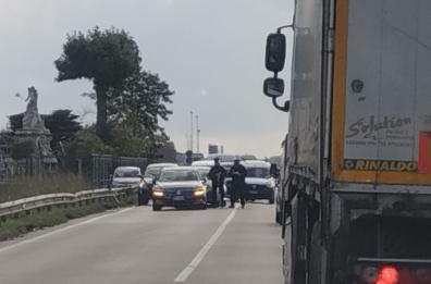 Surano, dopo la pioggia maxi tamponamento sulla statale: coinvolte 4 auto Surano, dopo la pioggia maxi tamponamento sulla statale: coinvolte 4 auto