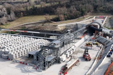 Napoli–Bari in due ore: avanza la nuova linea AV, la talpa “Futura” supera il 60% dello scavo nella Galleria Rocchetta Napoli–Bari in due ore: avanza la nuova linea AV, la talpa “Futura” supera il 60% dello scavo nella Galleria Rocchetta