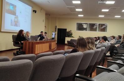 Bari, avvocato aiuta avvocato: se l'Università non c'è, arrivano i giovani «mentori»