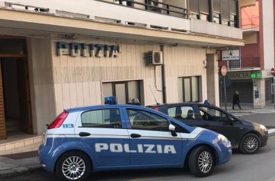 Gravina in Puglia, dalla Campania tentano di truffare un'anziana: un 19enne e un 17enne bloccati dopo l'inseguimento in paese