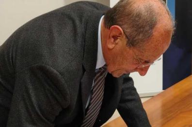 Da Monopoli a Molfetta presentazioni del libro del professor Schittulli