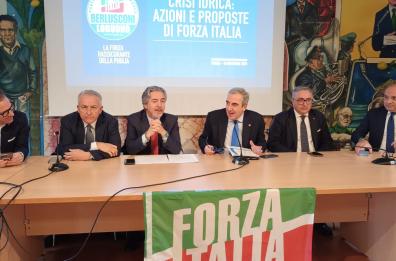 Regionali, Gasparri a Foggia per un confronto sulla crisi idrica: «Nessuna polemica sul Quirinale»