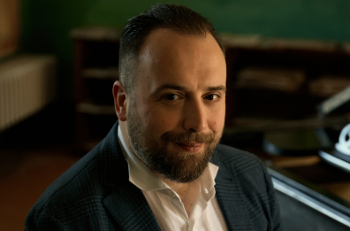 Otranto accoglie la prima Alba dei Popoli 2026 con Rapahel Gualazzi, Mike Joyce (The Smiths) e il Canzoniere Grecanico Salentino