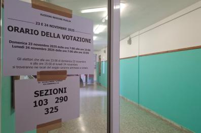 È il giorno del voto in Puglia: quasi 4 milioni gli elettori, nel 2020 l'affluenza al 56%. La nostra diretta