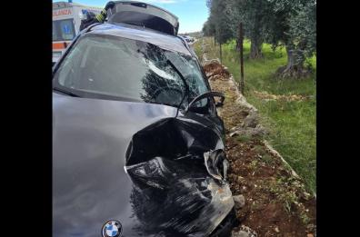 Auto si ribalta sulla Turi-Putignano: padre e figlio in codice rosso