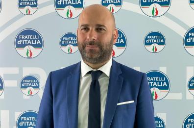 Fallisce il sorpasso di FdI sul Pd, l'ira di Picaro: «Troppi politici fanno gli influencer» Fallisce il sorpasso di FdI sul Pd, l'ira di Picaro: «Troppi politici fanno gli influencer»