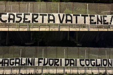 Bari, striscioni di protesta al San Nicola contro Caserta e Magalini