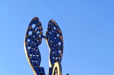 «Ali della Libertà» a Troia, una scultura alla memoria di tutte le donne vittime di violenza