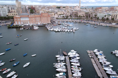 Bari,  specchio di mare del Porto vecchio: «La rinascita parte dal dragaggio»