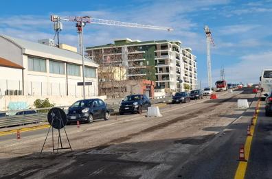 Bus Rapid Transit a Bari, ecco i lavori sul ponte Padre Pio. Traffico e rallentamenti a Japigia FOTO
