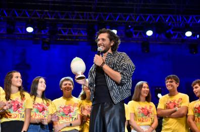 Ermal Meta in concerto al Teatro Orfeo di Taranto con l’Orchestra della Magna Grecia e il L.A. Chorus Ermal Meta in concerto al Teatro Orfeo di Taranto con l’Orchestra della Magna Grecia e il L.A. Chorus