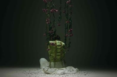 Fuori il video di «Soliloquio», terzo estratto dall’album «Aritmia» della salentina Lauryyn, viaggio tra fragilità, ricerca di equilibrio e autenticità