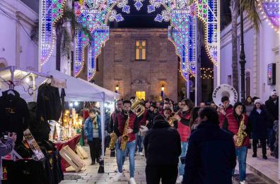 Carmiano celebra l’Immacolata: tra fede, storia e tradizione tutto il calore del Salento Carmiano celebra l’Immacolata: tra fede, storia e tradizione tutto il calore del Salento