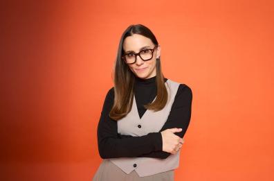 Aurora Leone porta a Lecce il suo show «Rivisto e scorretto»: «Il Salento è il mio posto nel mondo. Sto imparando a essere fiera di me» Aurora Leone porta a Lecce il suo show «Rivisto e scorretto»: «Il Salento è il mio posto nel mondo. Sto imparando a essere fiera di me»