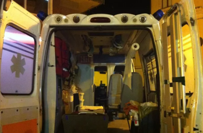 Mesagne, giovane ferito al collo con un coltello: aggredito dopo una lite davanti a bambini, è in codice rosso