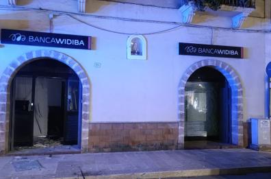 Palagiano, banda fa esplodere bancomat in corso Vittorio Emanuele: ladri via col bottino