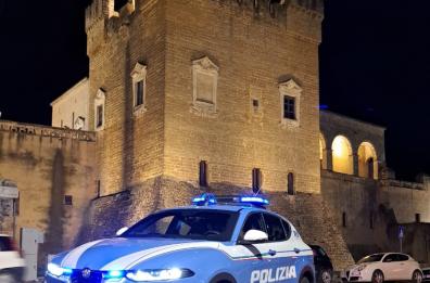 Scoppia la rissa in villa a Mesagne, 20enne ferito al collo con un coltello davanti a bambini. Un arresto e cinque denunce