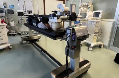 Bari, all'ospedale Di Venere il primo tavolo operatorio rotante d’Italia per manovre più precise e sicure: regge fino a 300kg Bari, all'ospedale Di Venere il primo tavolo operatorio rotante d’Italia per manovre più precise e sicure: regge fino a 300kg