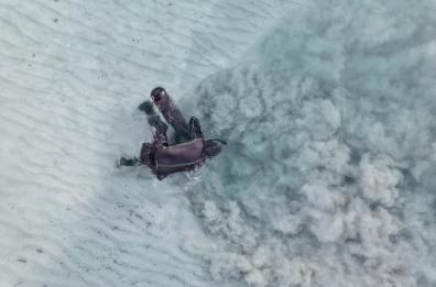 Porto Cesareo, con l'elica dello scooter subacqueo devasta il fondale a caccia di metalli sommersi: denunciato 36enne