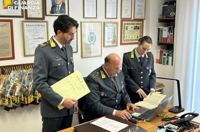 Corruzione e frode sulle accise: arrestati due imprenditori e un funzionario delle Dogane, sequestrate due aziende tra Canosa e Barletta