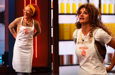 MasterChef Italia riparte: due pugliesi conquistano il grembiule bianco, Giuliana da Manfredonia e Dorella da Taranto MasterChef Italia riparte: due pugliesi conquistano il grembiule bianco, Giuliana da Manfredonia e Dorella da Taranto