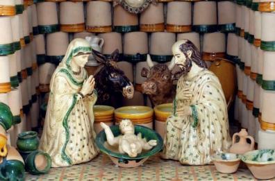 A Grottaglie la tradizione della ceramica si fa presepe: in mostra 200 opere tra storia e arte