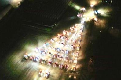 Nel Potentino i trattori  &laquo;accendono&raquo;  un albero di Natale speciale