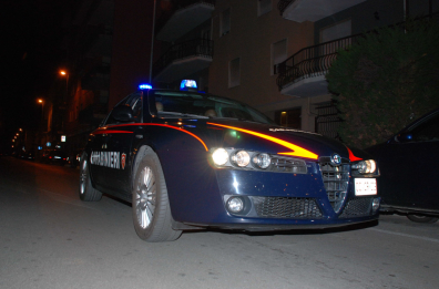 San Donato, colpi di fucile contro l&rsquo;auto di un commerciante: si scava nella vita privata e professionale della vittima