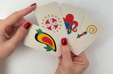 Polpi, focacce e cozze: arriva il mazzo di «Carte baresi» come idea regalo Polpi, focacce e cozze: arriva il mazzo di «Carte baresi» come idea regalo