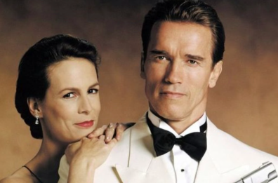 La doppia vita dell’agente segreto Schwarzenegger in azione tra attentati e crisi coniugali La doppia vita dell’agente segreto Schwarzenegger in azione tra attentati e crisi coniugali