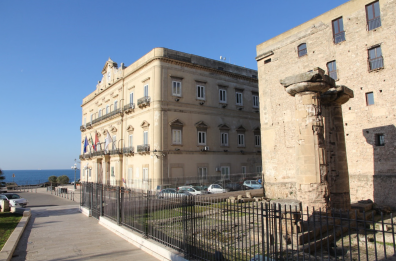 Taranto, variazioni di bilancio e debiti extra in Consiglio