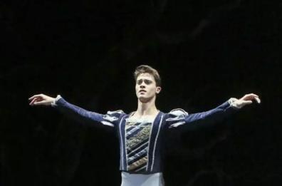 Encomio dal Comune di Potenza al danzatore Claudio Coviello. &laquo;Orgoglio della citt&agrave;&raquo;