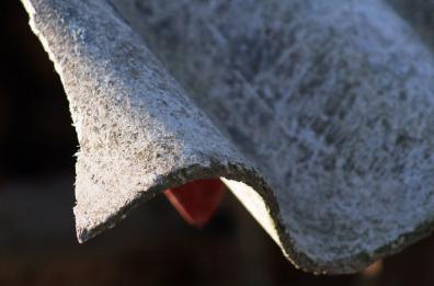 Maresciallo della marina tarantino mor&igrave; per &laquo;esposizione all'amianto&raquo;: risarcimento da 500mila euro 