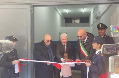 A Bari una sala d'attesa per i migranti negli uffici della Questura: &laquo;Un luogo di dignit&agrave;&raquo;