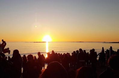 Armonia, il rito d&rsquo;inverno che accende la spiaggia di Porto Cesareo