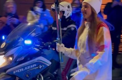 Si chiude a Taranto la prima giornata della Fiamma olimpica in Puglia Si chiude a Taranto la prima giornata della Fiamma olimpica in Puglia