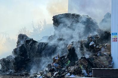 Incendio alla GM Service di Palo del Colle, Arpa Puglia monitora la qualit&agrave; dell&rsquo;aria: &laquo;Non si rilevano particolari criticit&agrave;&raquo; VIDEO
