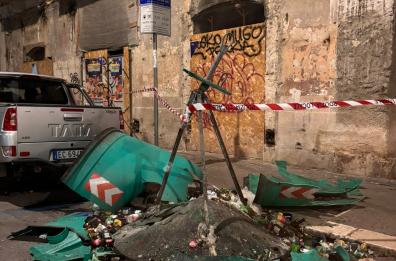 Bari, dopo i festeggiamenti di Capodanno in calo i cassonetti distrutti: &laquo;Pochi i danni, &egrave; un buon segnale&raquo;