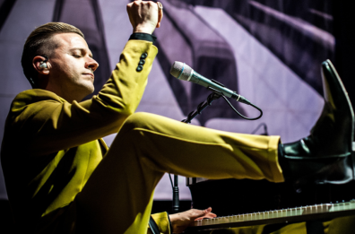 Pianoforte al centro con Matthew Lee in equilibrio sul mondo: il concerto a Barletta rinviato al 17