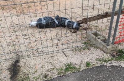 Allarme in un cantiere a Casamassima: &laquo;sembra un cadavere&raquo; ma era solo un fantoccio