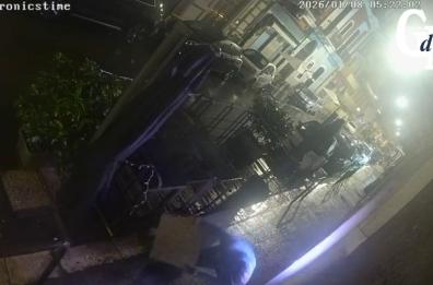 Torna l'incubo spaccate a Bari, tre in 24 ore. Ecco il video del colpo al Western Village