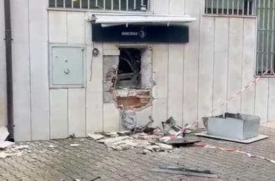 Nuovo assalto a un bancomat, a Chieuti banda della marmotta sventra sportello Bpm: 30mila euro il bottino